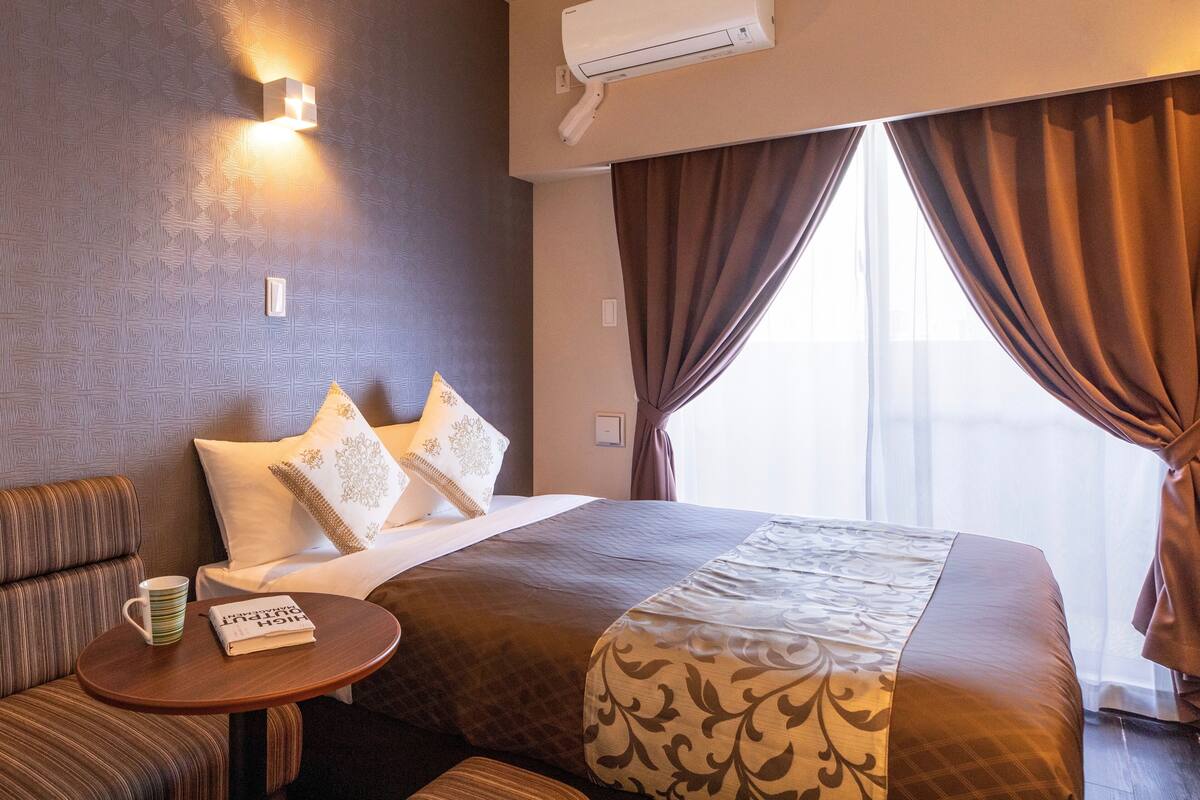 WiFi (free), bed sheets