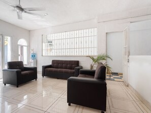 Área de estar no saguão