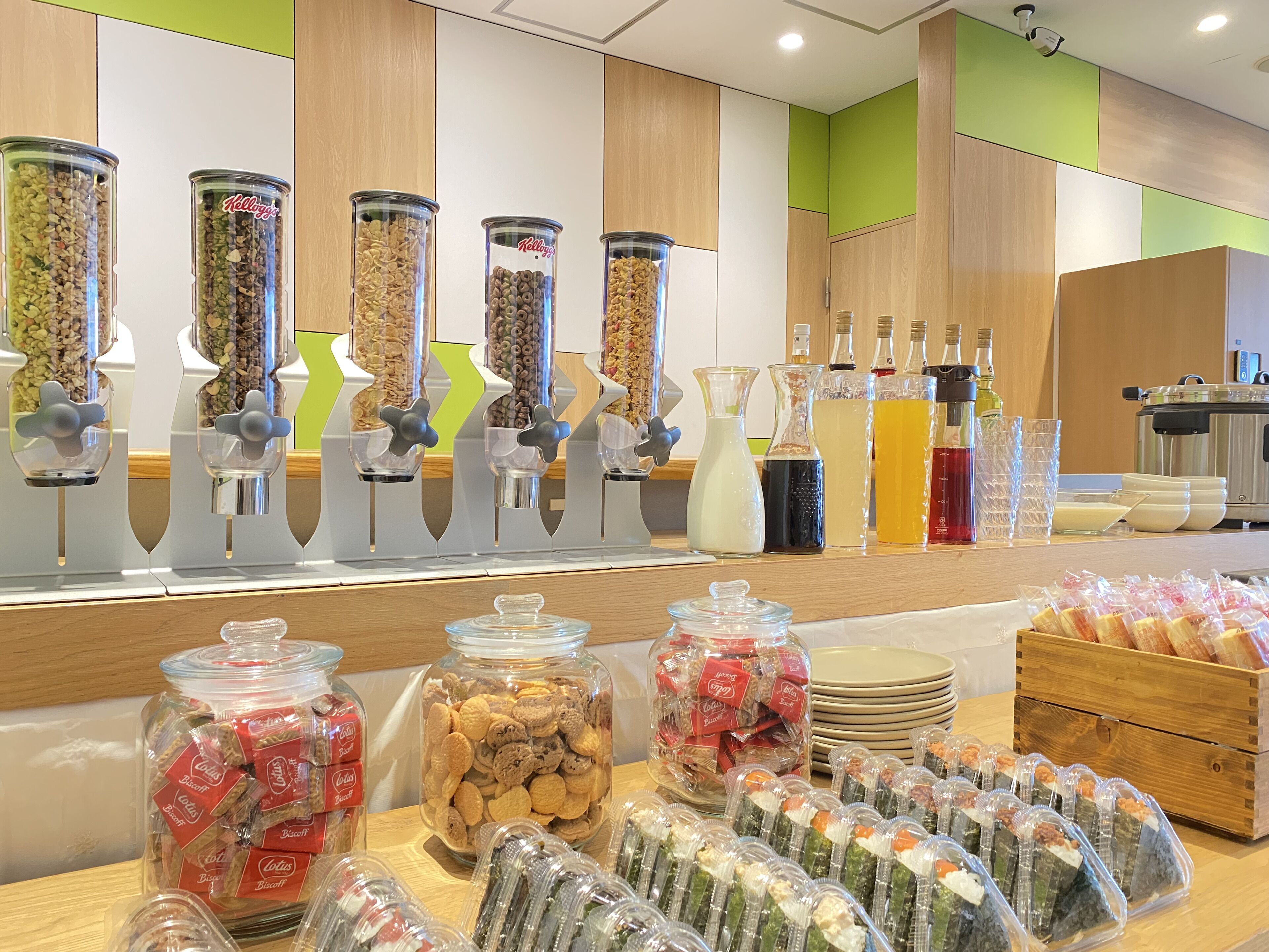 free daily continental breakfast