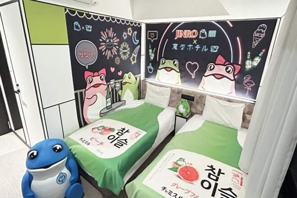 In-room safe, free WiFi, bed sheets