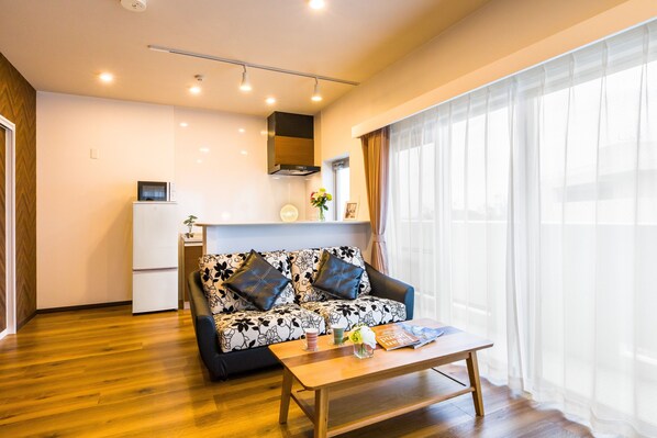 Deluxe Room, Non Smoking | Blackout drapes, soundproofing, free WiFi, bed sheets