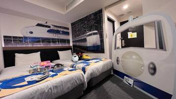 Zweibettzimmer | Zimmersafe, Schreibtisch, schallisolierte Zimmer, kostenloses WLAN