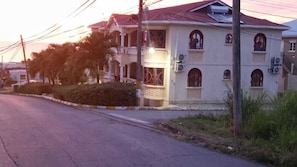 Majoituspaikan sisäänkäynti