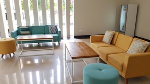 Lobby lounge - Koen's Home (Denpasar)