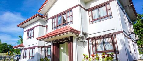 Fachada da propriedade