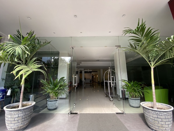 Interior entrance - Hotel Kharisma (Madiun)