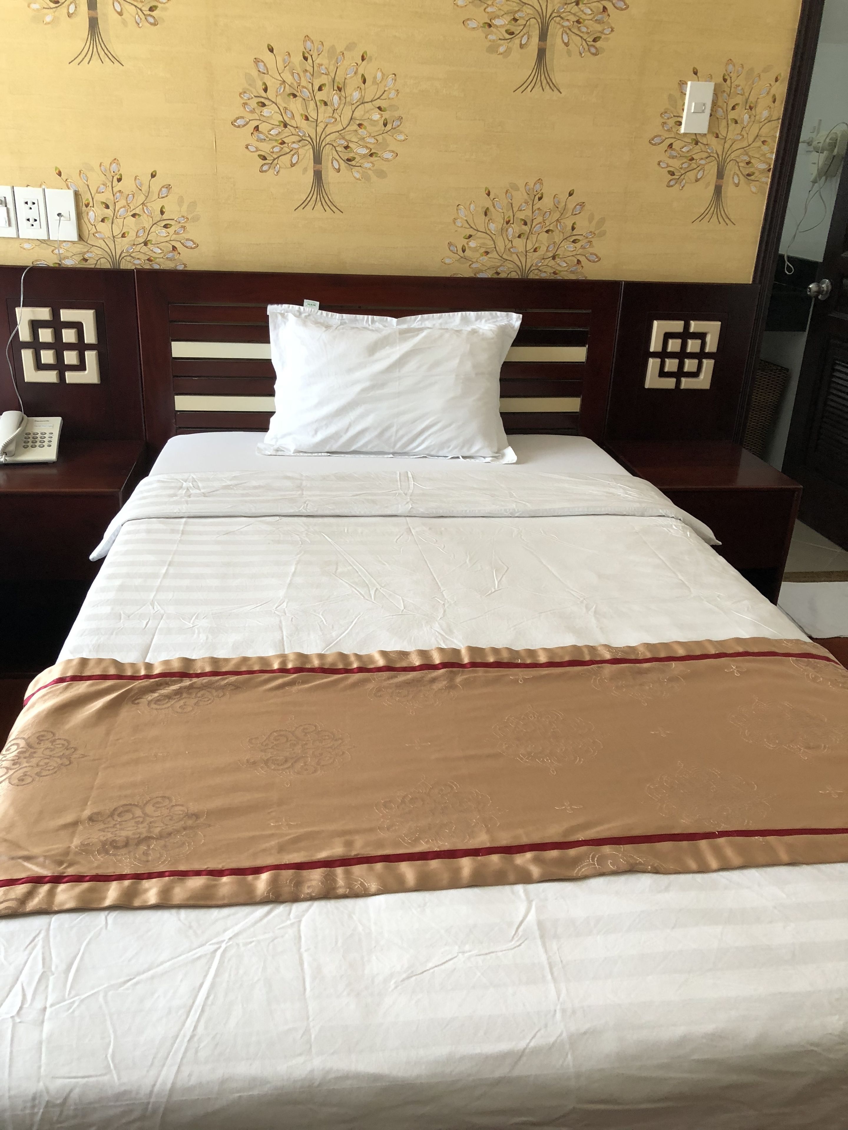 luxury double room | minibar, desk, soundproofing, free wifi