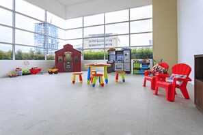 Khu vui chơi trẻ em - trong nhà