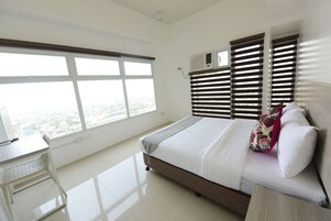 Habitación doble | Sistema de insonorización, camas supletorias, wifi gratis y ropa de cama