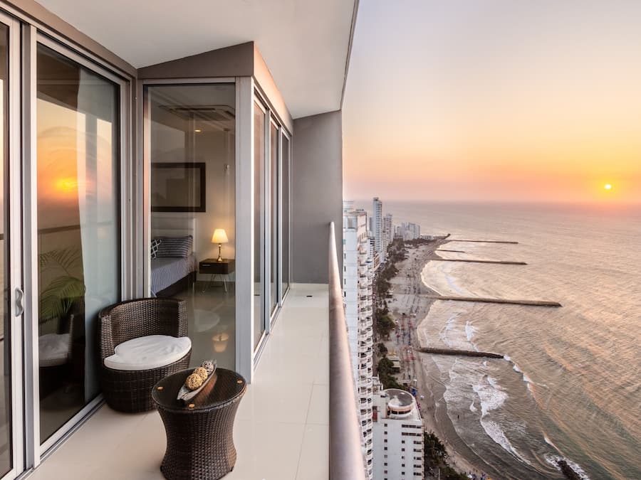 Condo superluxo, várias camas, para não fumantes | Vista da sacada