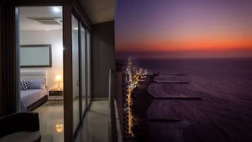 Luxury Condo, Multiple Beds, Non Smoking | Balcony view