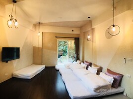 Cortinas blackout, sistema de insonorización y wifi gratis 