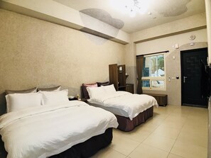 Rideaux occultants, chambres insonorisées, Wi-Fi gratuit, draps fournis