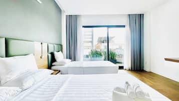 Grand Double or Twin Room, City View | Minibar, in-room safe, desk, blackout drapes