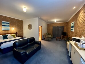 Deluxe Room, 1 King Bed, Non Smoking