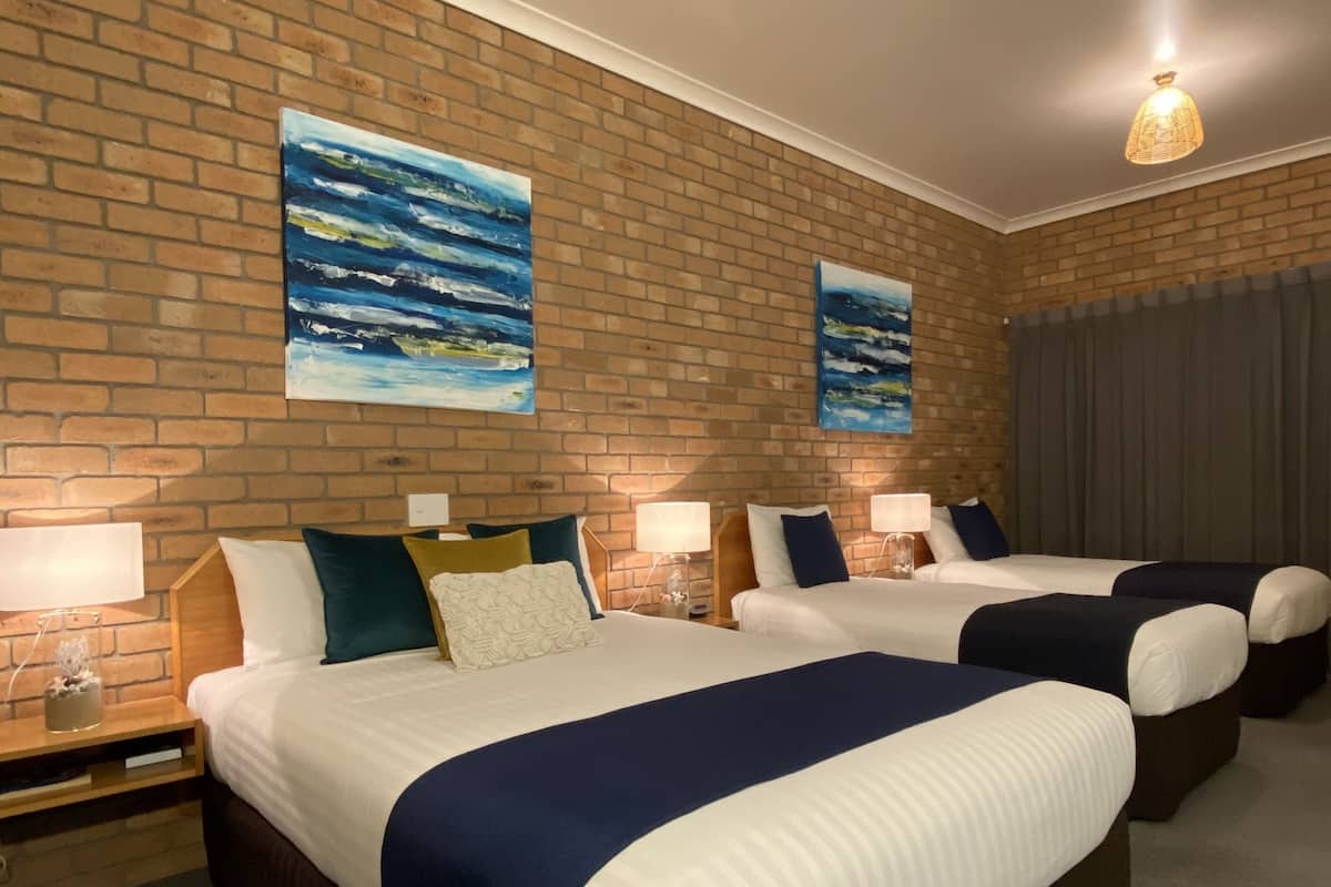 1 bedroom, minibar, desk, soundproofing
