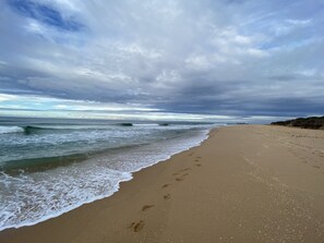 Beach nearby, white sand - Coastal Waters Motor Inn (Lakes Entrance)
