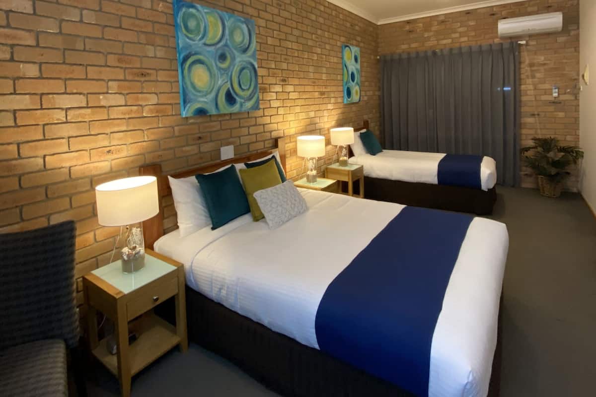 Phòng 2 giường đơn Deluxe, 1 phòng ngủ, không hút thuốc | 1 phòng ngủ, minibar, bàn, phòng cách âm