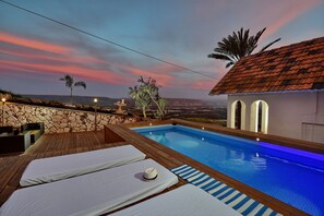 Outdoor pool - Vitoria House (Emek HaYarden)