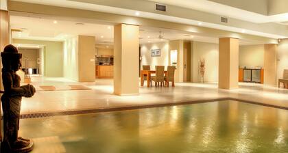 Cayman Whitsundays Resort & Spa