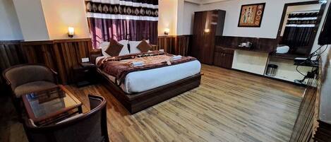 Superior Room, 1 Queen Bed, Mountain View | Desk, free WiFi