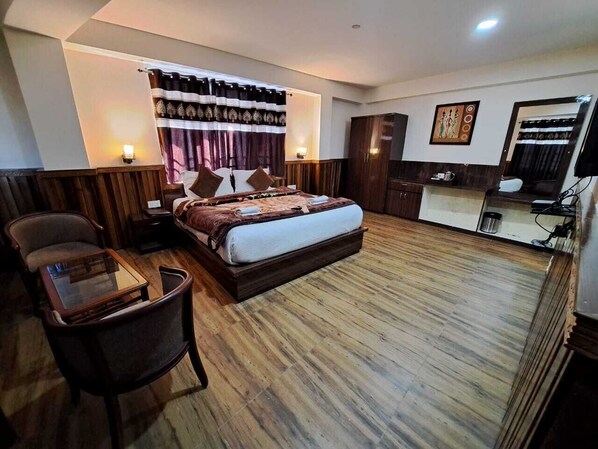 Superior Double Room, 1 Queen Bed, Mountain View