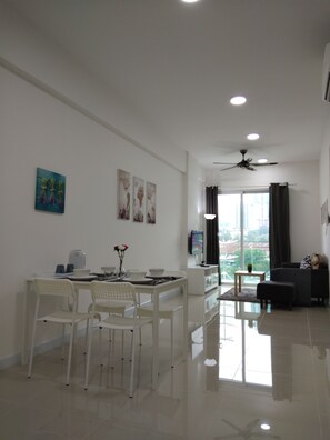 Apartment, 2 Bedrooms | In-room dining - Suria Next To Desa ParkCity (Kuala Lumpur)