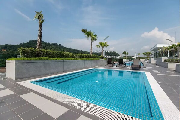 Outdoor pool - Suria Next To Desa ParkCity (Kuala Lumpur)