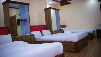 Deluxe Double or Twin Room, Multiple Beds, Smoking | Free WiFi