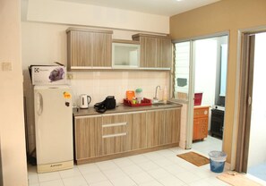 公寓, 3 間臥室, 非吸煙房 | 私人小型廚房 | 電冰箱、爐台、電熱水壺、鍋具/餐盤/廚房用品