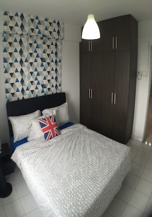 Appartement, 3 chambres, non-fumeur | 3 chambres, bureau, fer et planche à repasser, accès au Wi-Fi (inclus)