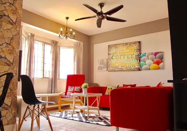 Apartment, 3 Bedrooms, Non Smoking | Living area