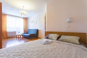 Apartemen Comfort | Setrika/meja setrika, tempat tidur bayi gratis, dan Wi-Fi gratis