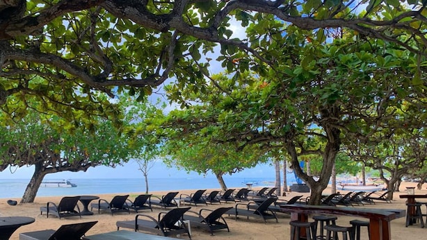 BBQ/picnic area - Inna Bali Beach Resort (Denpasar)