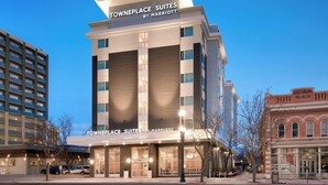 A modern hotel with a prominent sign reading "Towneplace Suites by Marriott" on the facade. - TownePlace Suites by Marriott Salt Lake City Downtown (Salt Lake City)