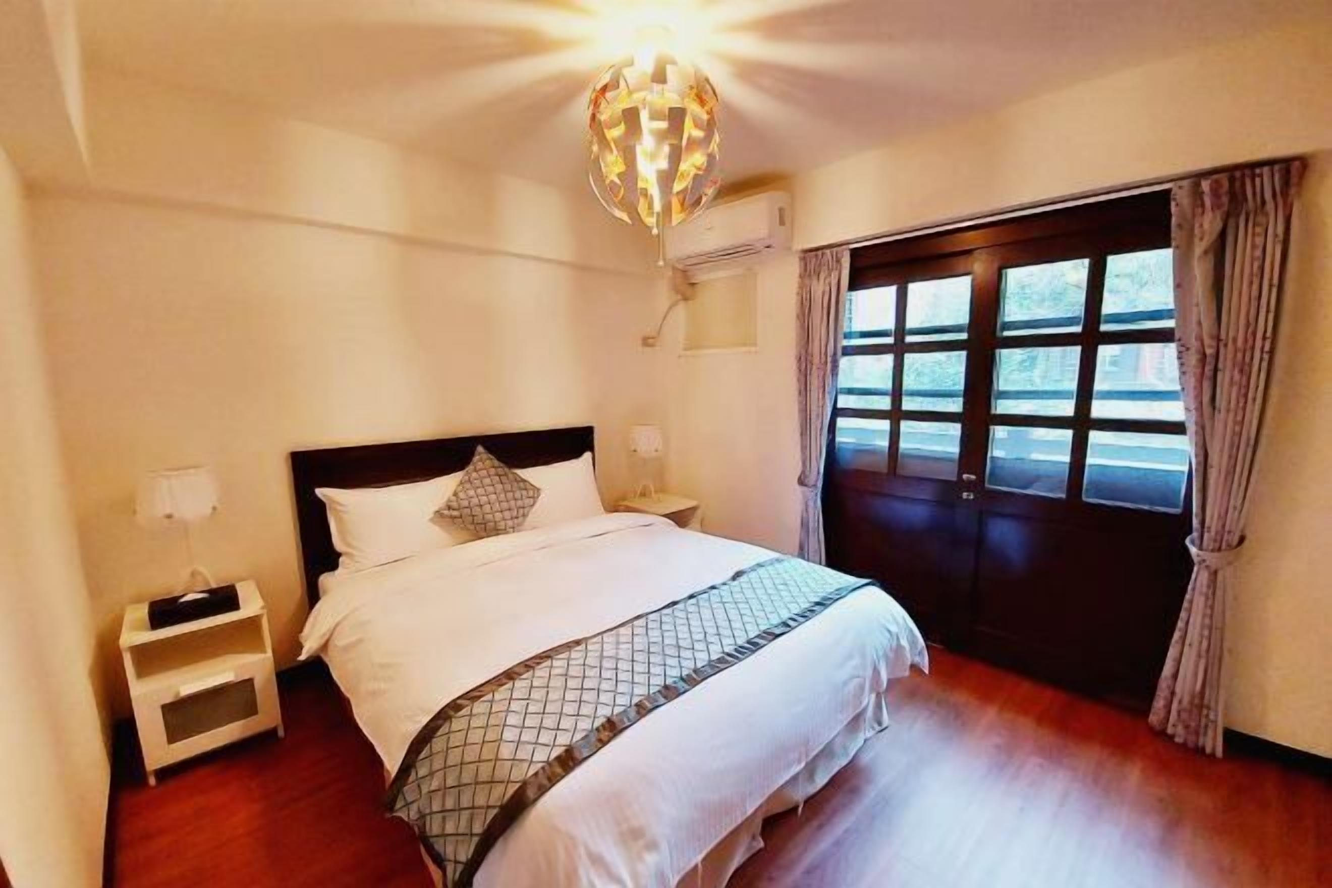 Down duvets, individually furnished, blackout curtains, free WiFi