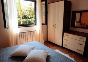 Desk, soundproofing, iron/ironing board, free WiFi - Apartmani Eva (Umag)