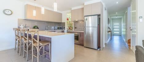 Ferienhaus, 3 Schlafzimmer | Eigene Küche | Großer Kühlschrank, Mikrowelle, Ofen, Herdplatte