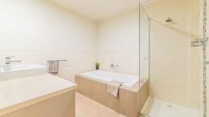 Maison, 3 chambres | Salle de bain