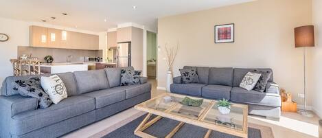 บ้านพัก, 3 ห้องนอน | บริเวณนั่งเล่น | ทีวีจอแบน, เครื่องเล่นดีวีดี