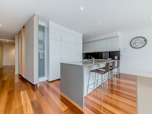 Private kitchen - C-Scape By The Sea No.12 (Cowes)