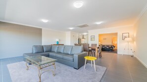 Apartment, 2 Bedrooms | Living area