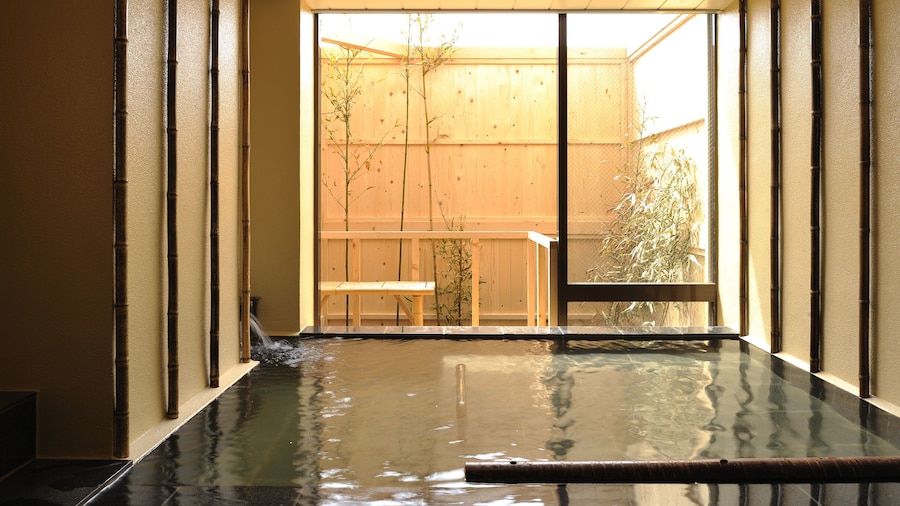 Yadoya Tsubaki