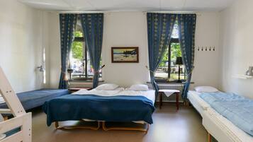 Free WiFi, bed sheets