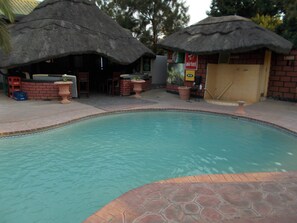 Outdoor pool - Wasingo Guest Inn (Lusaka)