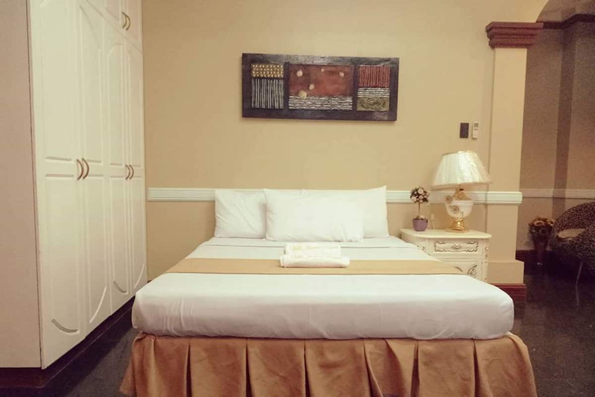 Free WiFi, bed sheets