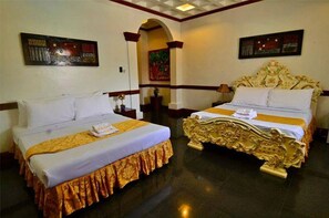 Presidential Suite | Free WiFi, bed sheets - Villa Jhoana Resort (Angono)