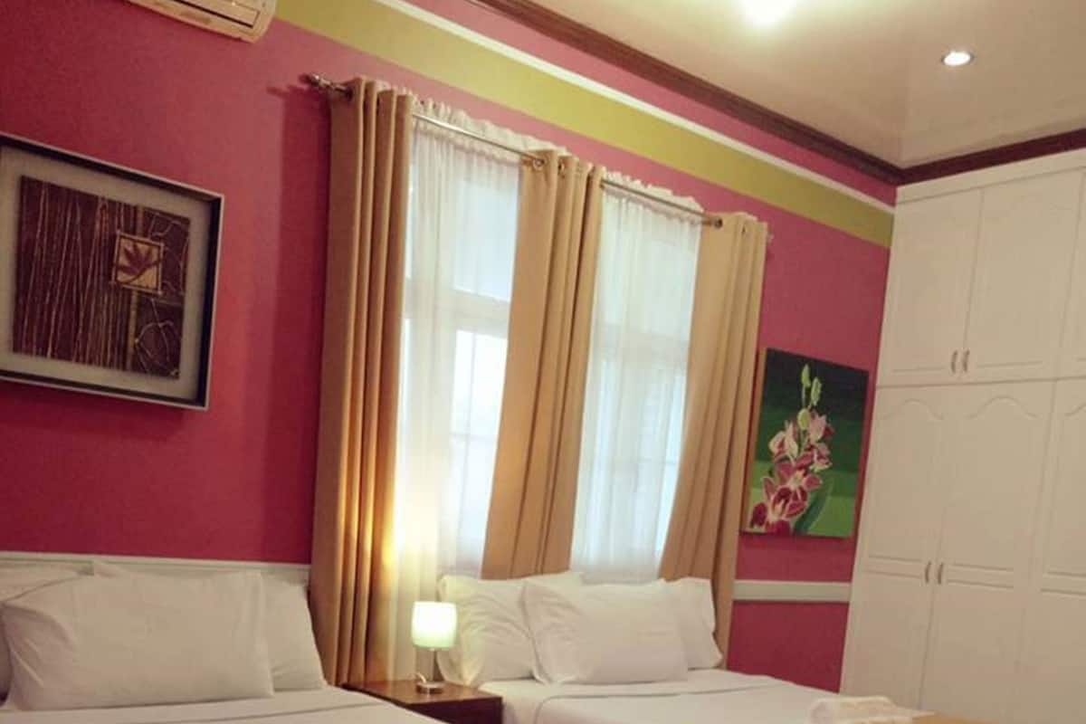 Free WiFi, bed sheets