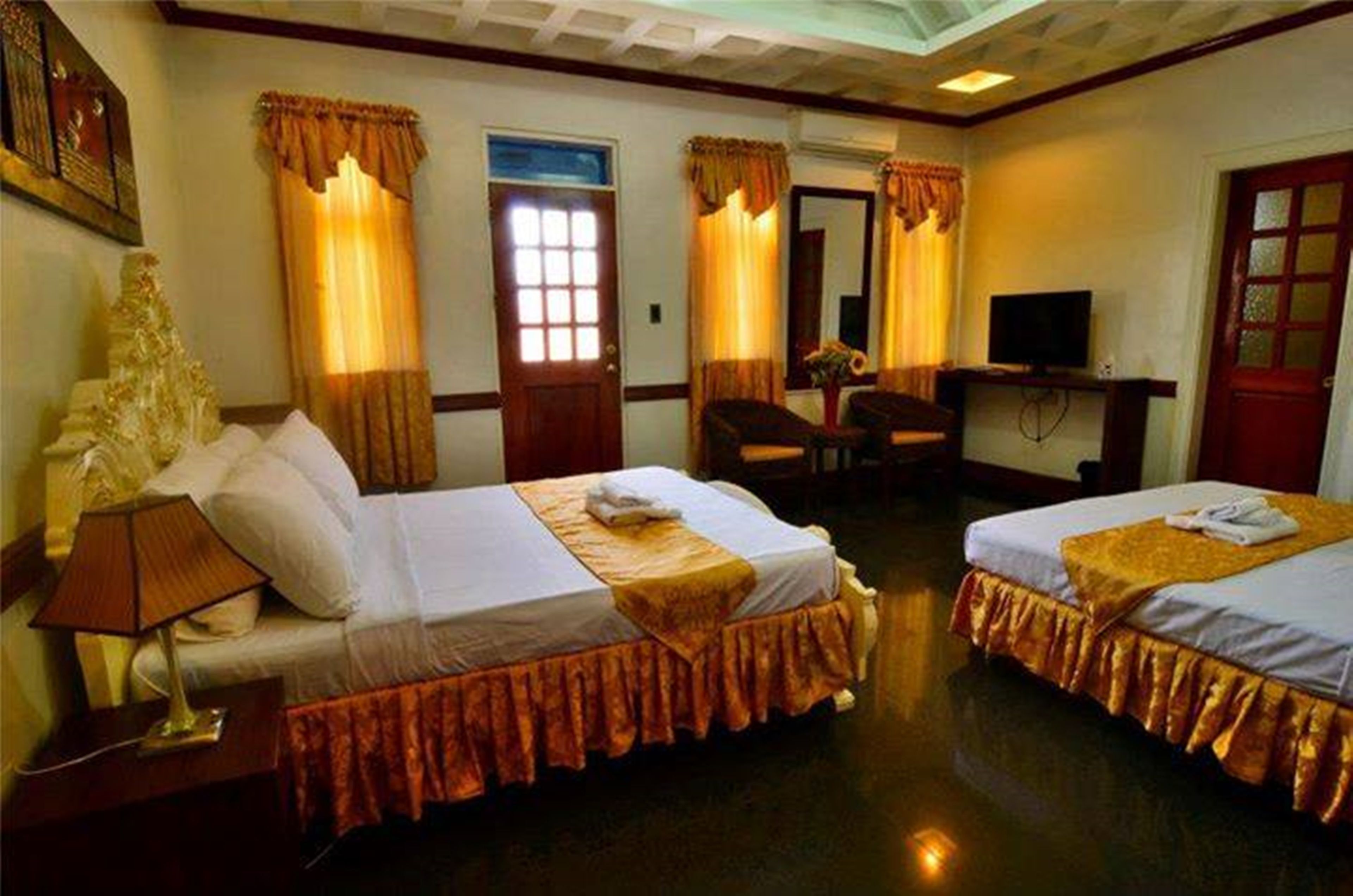 Presidential Suite | Free WiFi, bed sheets