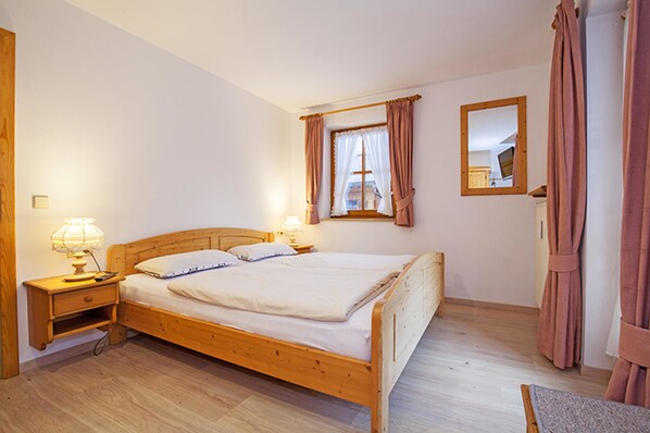 Apartment | 1 bedroom, in-room safe, desk, cribs/infant beds